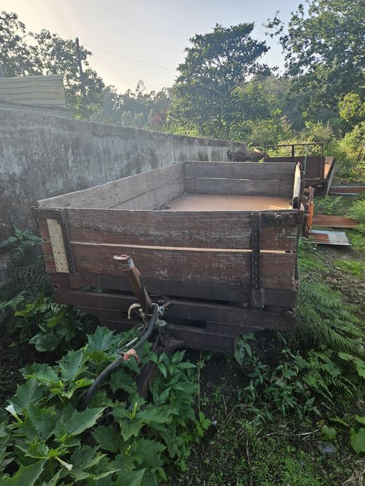 Trator internacional com alfaias