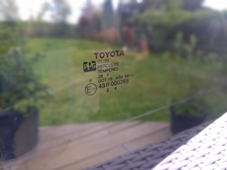 Toyota Sienna szyba boczna lewa przód tył 2003 do 2009