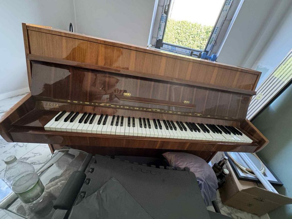 Pianino ISA M-105 (Calisia) – sprawne, zadbany stan