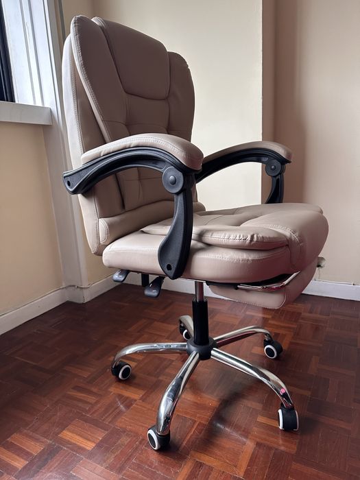 Cadeira de escritorio nova