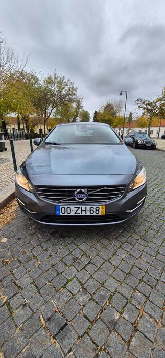 Volvo V60 Híbrido plug in, diesel elétrico