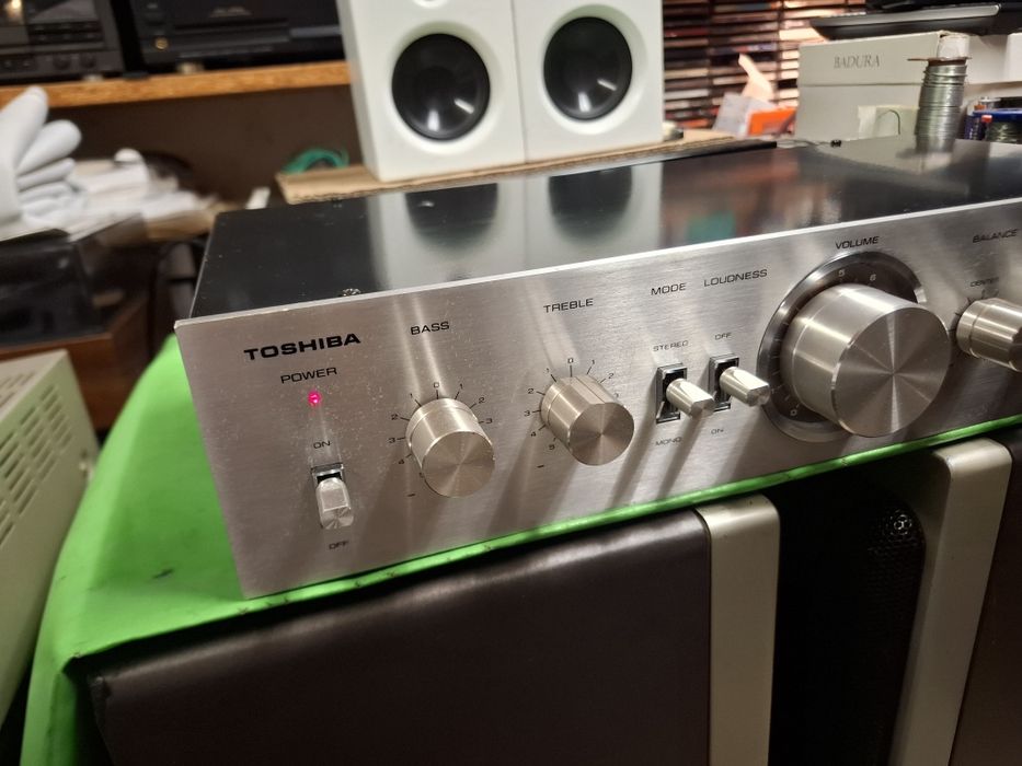 Przedwzmacniacz Toshiba SY-335