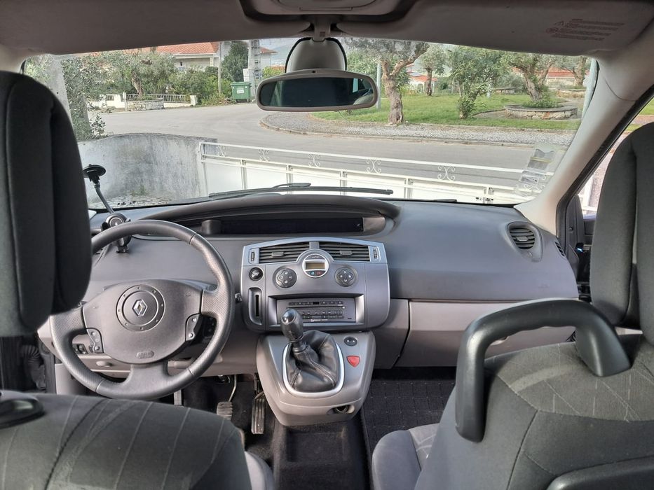 Renault Grand Senic, 7 lugares, 110 cavalos.