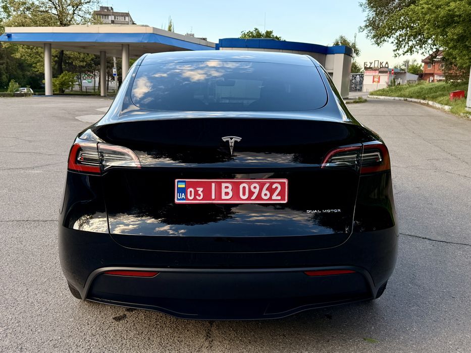 Tesla Y 2021 Long Range Dual Motor