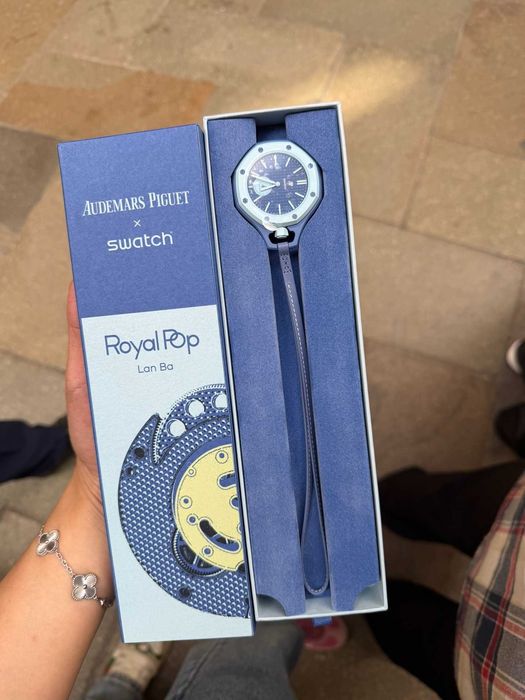 Royal Pop Swatch x AP Lan BA  SSX03L100N– Savonnette, safir z przodu i tyłu, 90h mocy