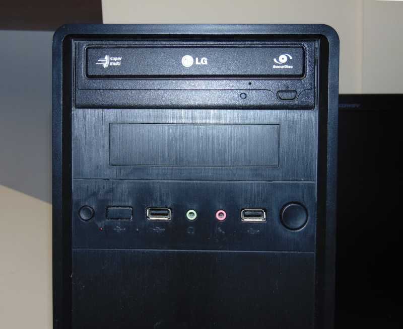 Komputer stacjonarny używany z Windows 11 + Monitor ,  Faktura Vat