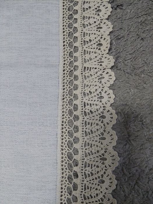 Obrus robiony na szydełku beżowy 53cm x 93 cm