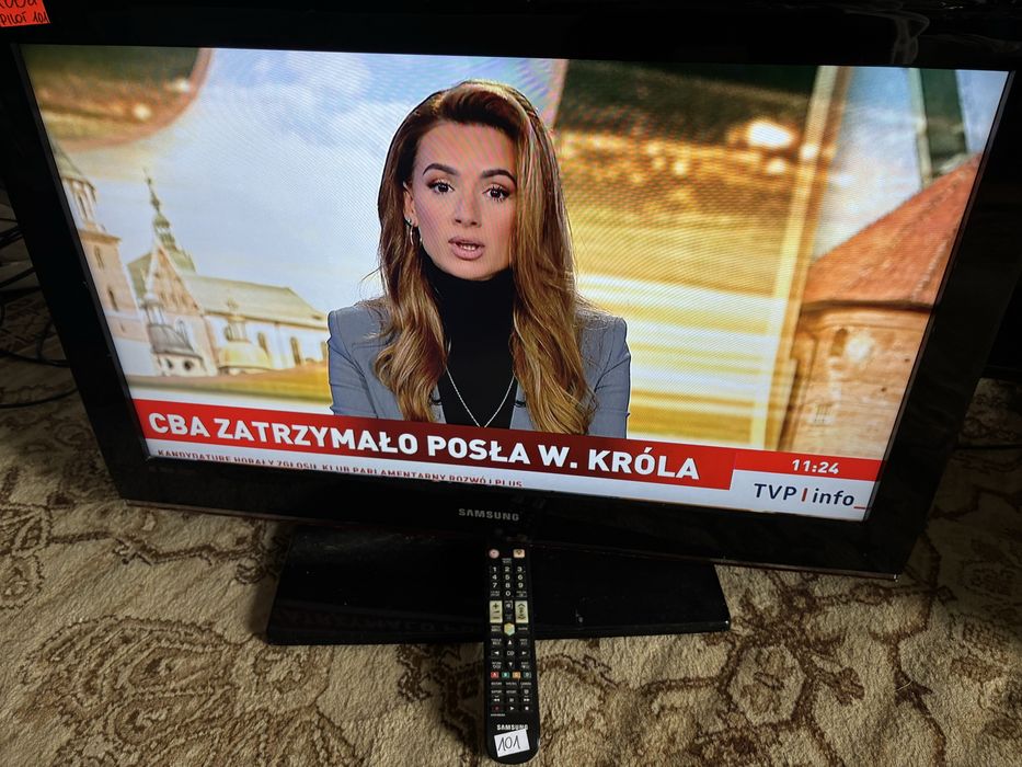 Telewizor LCD Samsung 32 cale z pilotem przywieziony z Niemiec