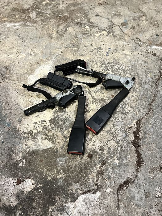 Corsa b ,jantes 15 e prendedor do sinto