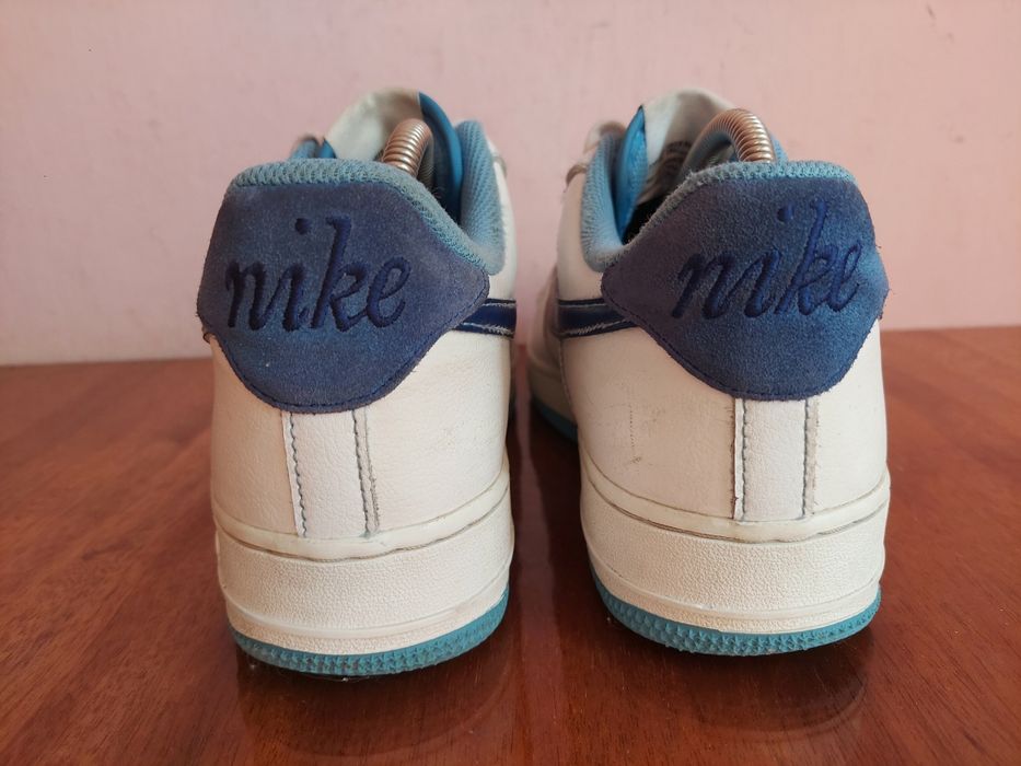 Кроссовки nike force оригінал 

Розмір по бірці:
Us 8 UK 7 EURO 41  26