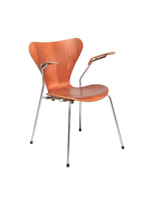 Krzesla Teak 3107 projektu Arne Jacobsena dla Fritza Hansena, series7