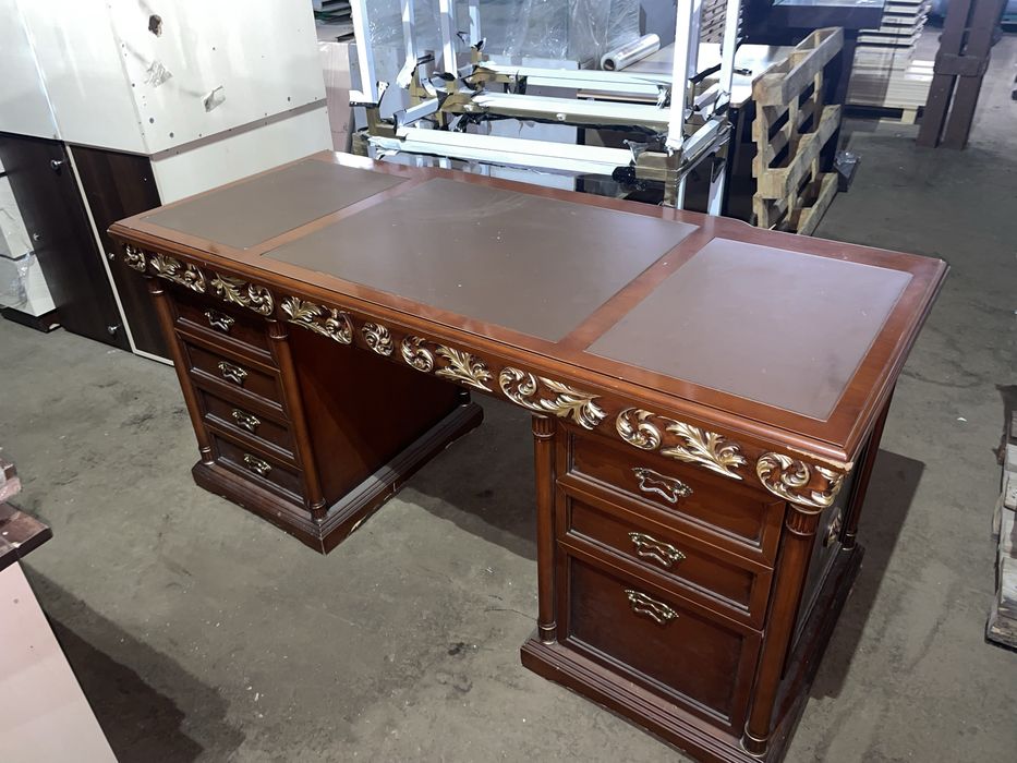 Продаётся три  необычных стола — дизайнерский.