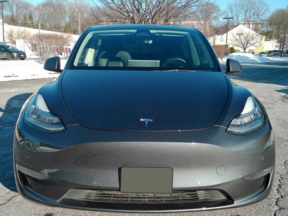 Tesla Model Y Long Range      2022