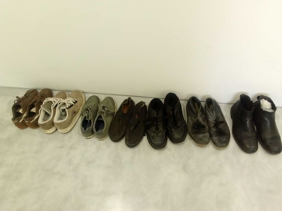 Sapatos de diferentes marcas