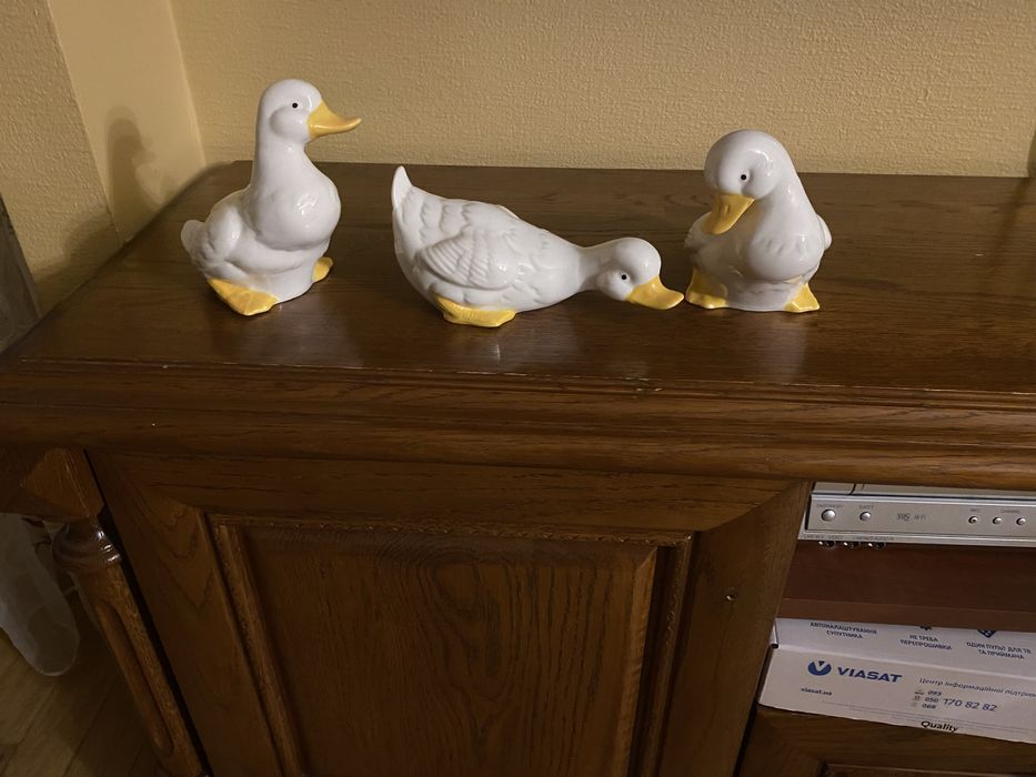 Сувениры - фарфоровые гуси