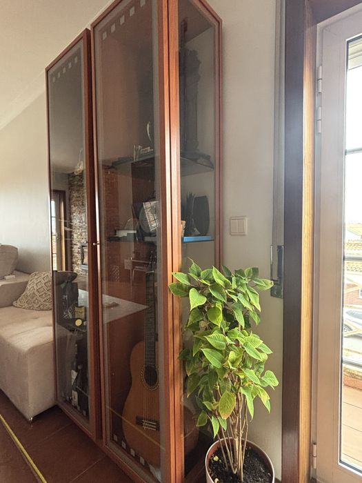 2 Vitrines + movel gaveta + movel portas