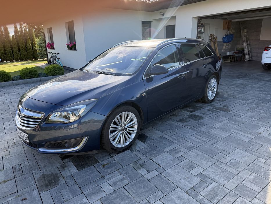 Opel insignia lift  2.0CDTI full servis niski przebieg
