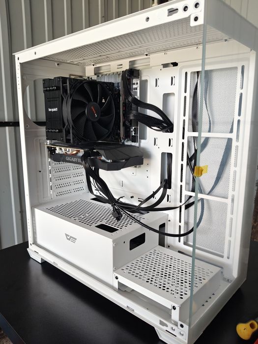 Biały komputer gamingowy. Nowy . GTX 1660
