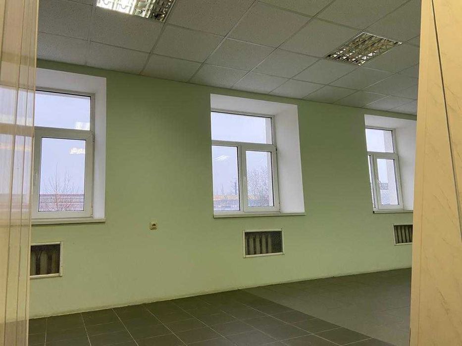Будівля широкого використання з гарною локацією