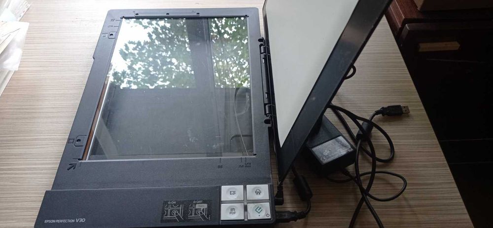 Сканер Epson Perfection v30