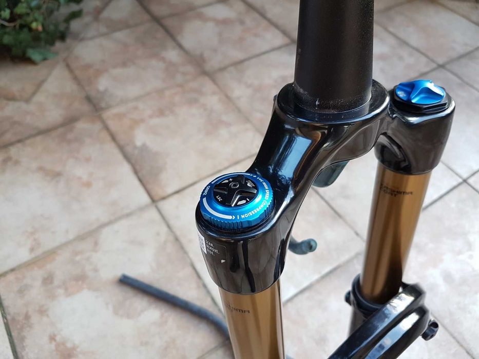 amortyzator 29" FOX Factory 38 Float, Kashima, skok 160, Boost, 44mm