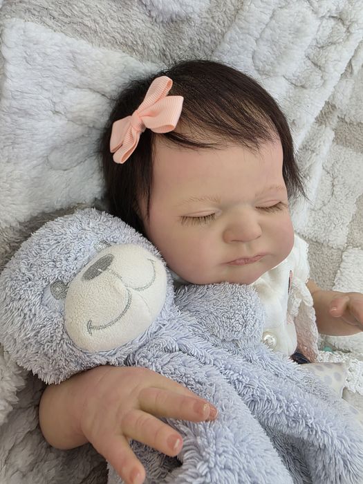 Bebé Reborn Menina Kit Laura segue com 48 cm e enxoval NOVO