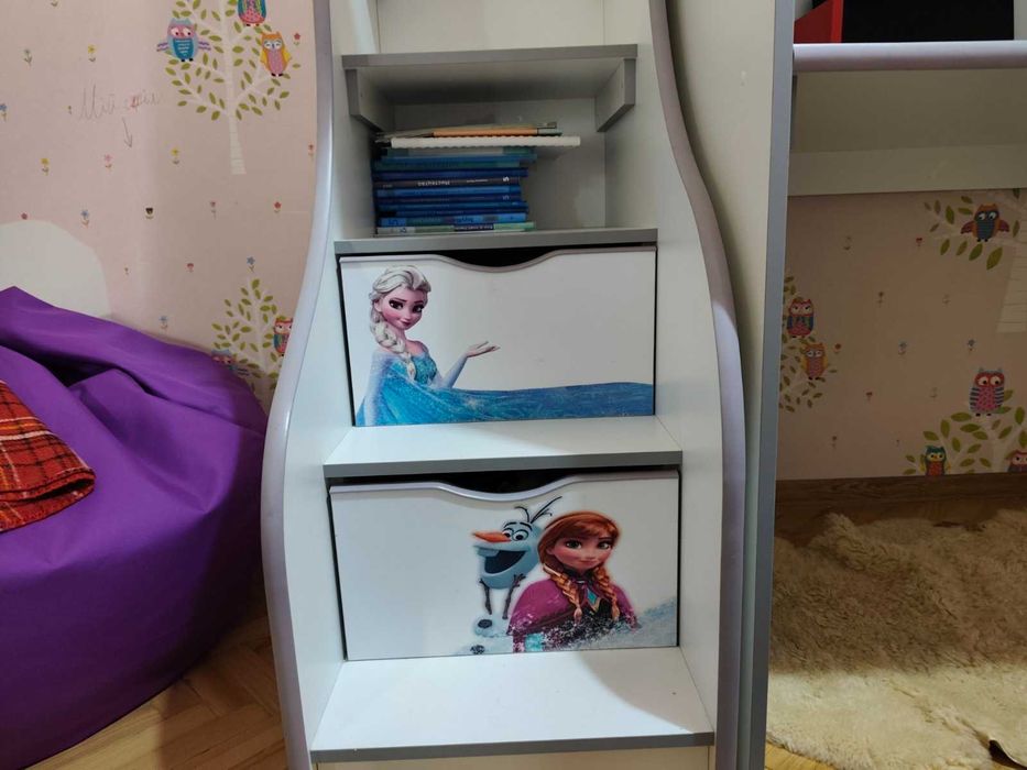 Ліжко горище зі столом, шафою, тумбою і сходами-шухлядами