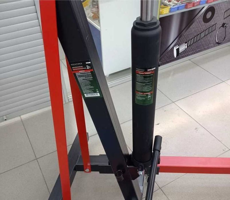 Кран для снятия двигателей RF-F31002X ROCKFORCE 2 т подкатной