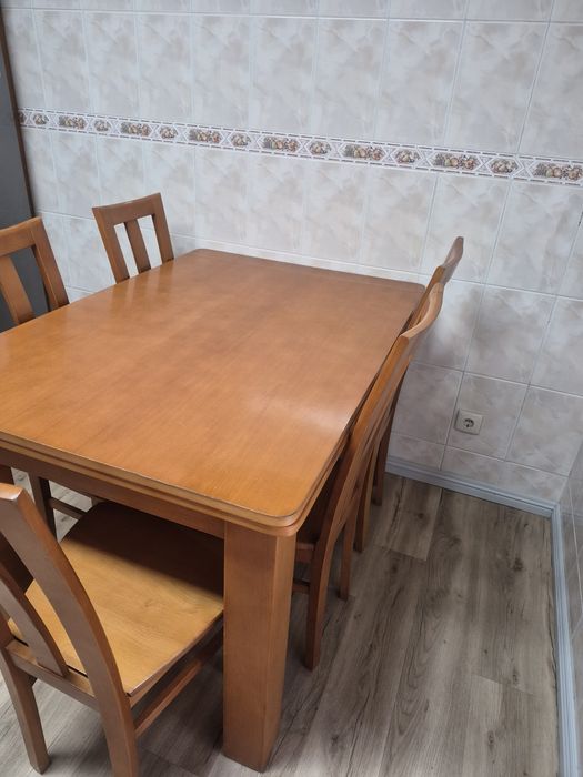 Mesa 130x90 extensível com 6 cadeiras