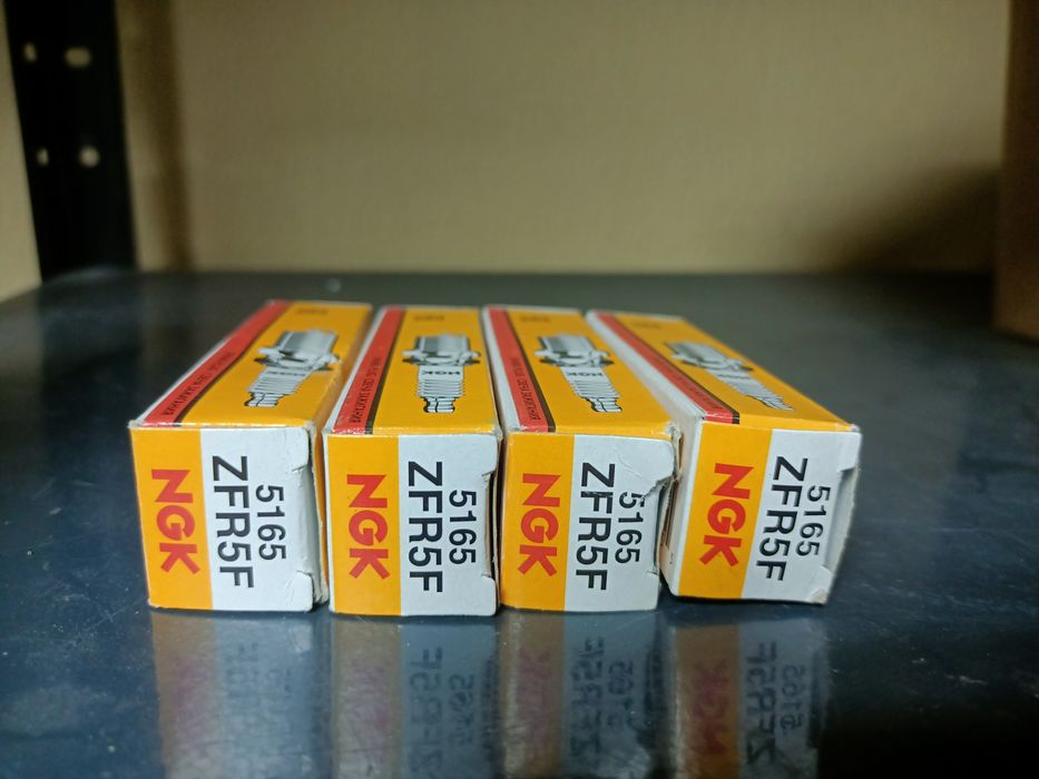 Свічка запалювання NGK Standart ZFR5F 5165