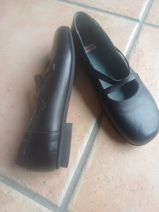 Vende-se sapatos pretos n 38