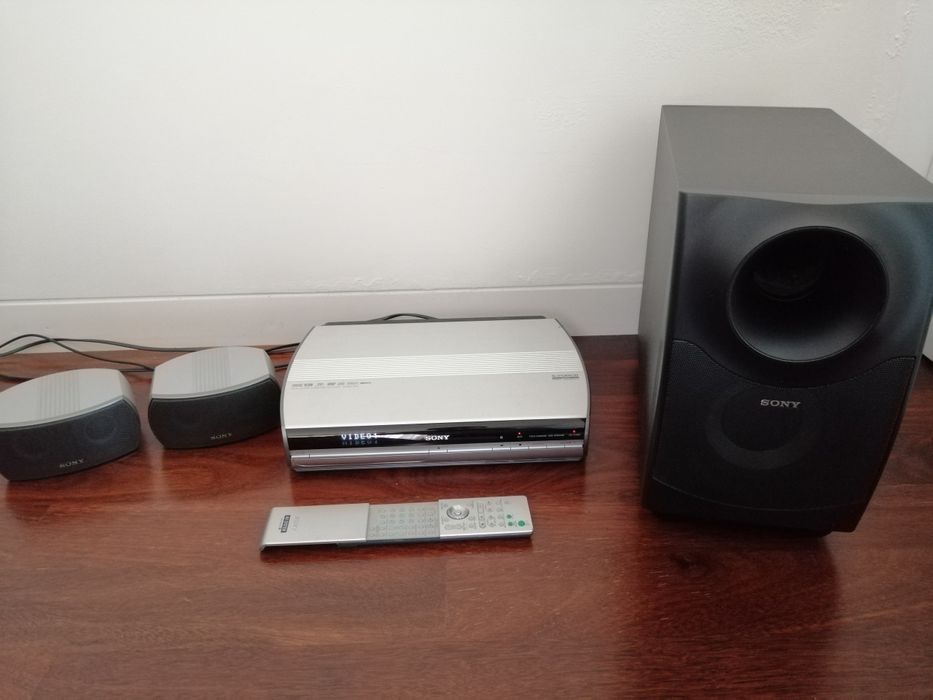 Sistema de som Sony DAV-X1 DVD Home Theatre System - redução de 65%!
