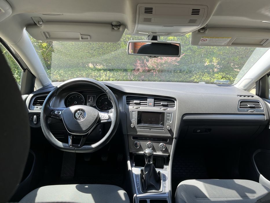 Spezdam samochód VW Golf VII
