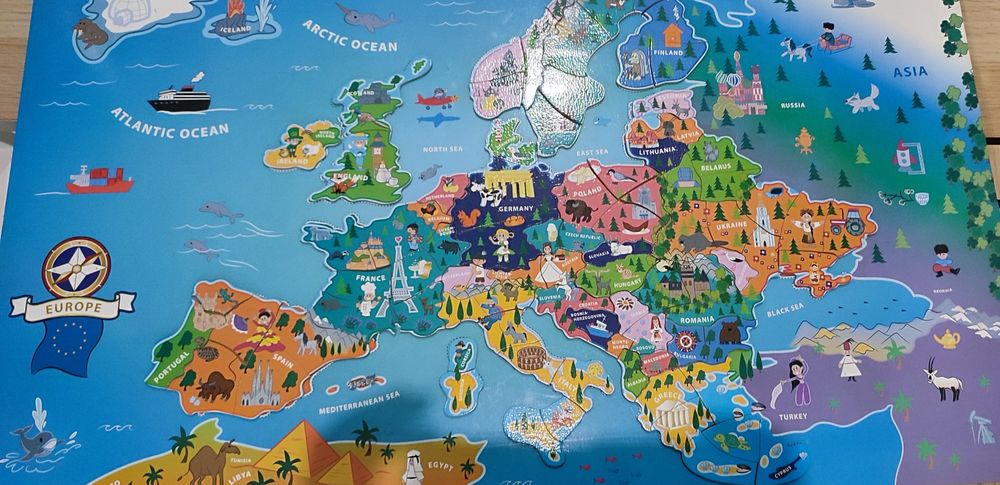 Quadro Puzzle de madeira com continente europeu