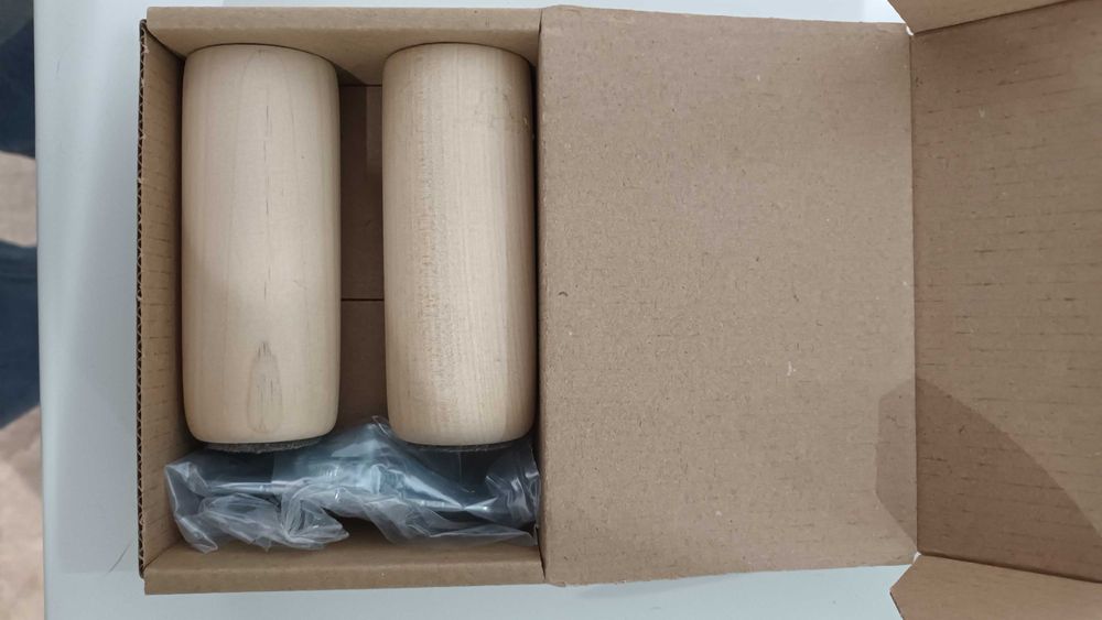 Pés de moveis IKEA (BESTA)