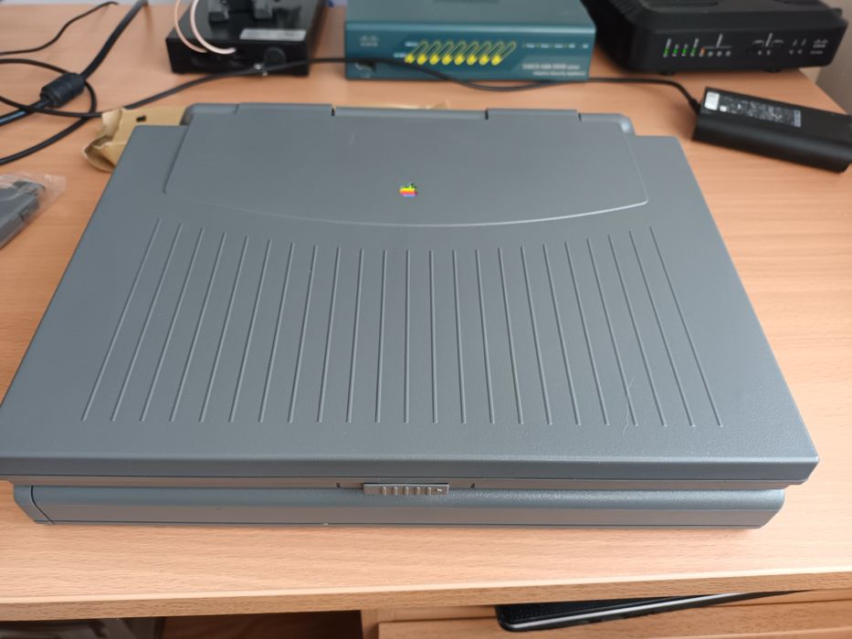 Apple Macintosh PowerBook 165c Vintage