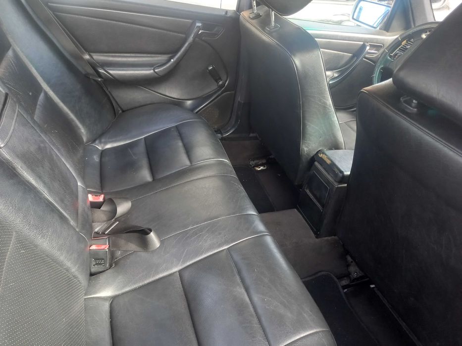 Mercedez benz c200