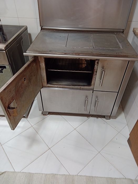 Fogão a lenha em bom estado