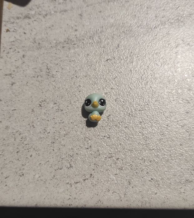 Littlest pet shop mini