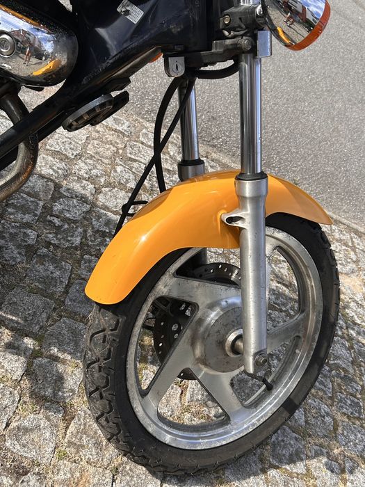 Moto Daelim VT 125