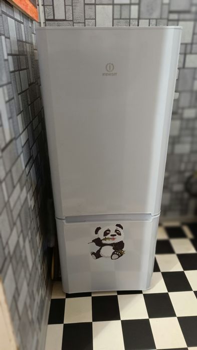 Холодильник двокамерний Indesit