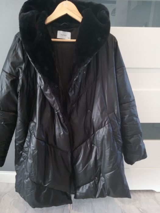 Kurtka, płaszcz zimowy M Reserved