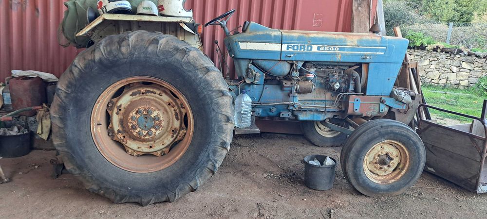 Procuro novo dono Trator ford 6600