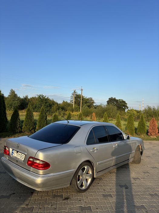 Mercedes-Benz E-Class 2001 VIN WDB2100061B436747 фото оголошення 3 з 13