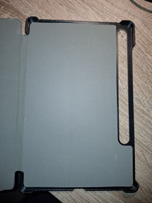 Etui na tablet 10.9 cala