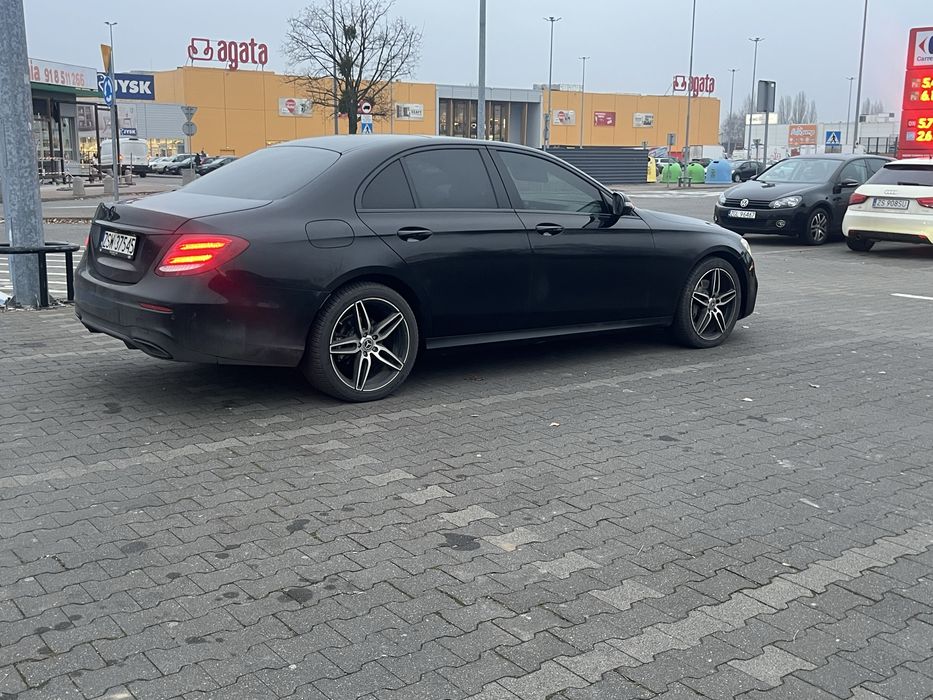 Mercedes w213 220d Amg 4x4 mały przebieg  ,dociągi ,multibeam led