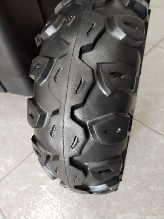 Jipe 4x4 carro elétrico criança 12v rodas borracha