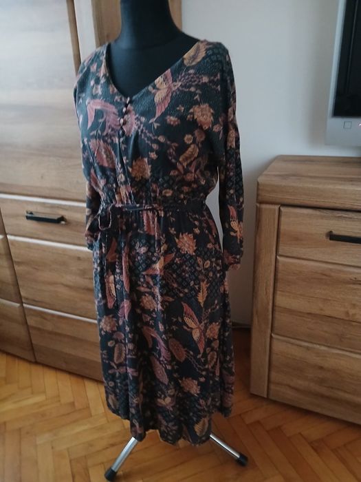 Dłuższa sukienka Medicine  L duze z paskiem w pasie