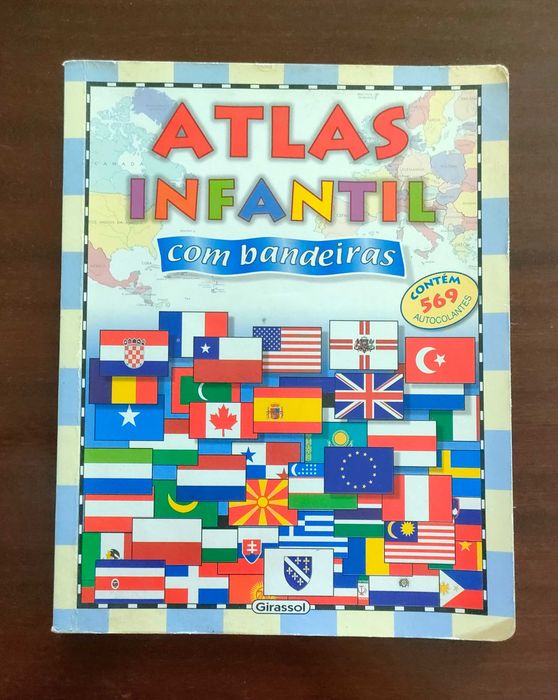 Livro Atlas Infantil com bandeiras