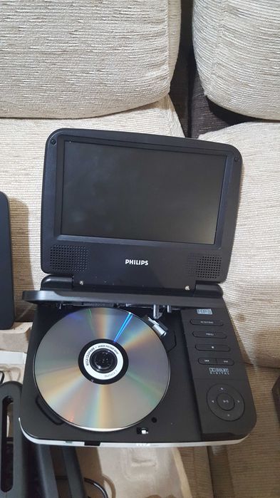 Philips PET-719.NOVO.Portable DVD Player(7").perfeito para auto.